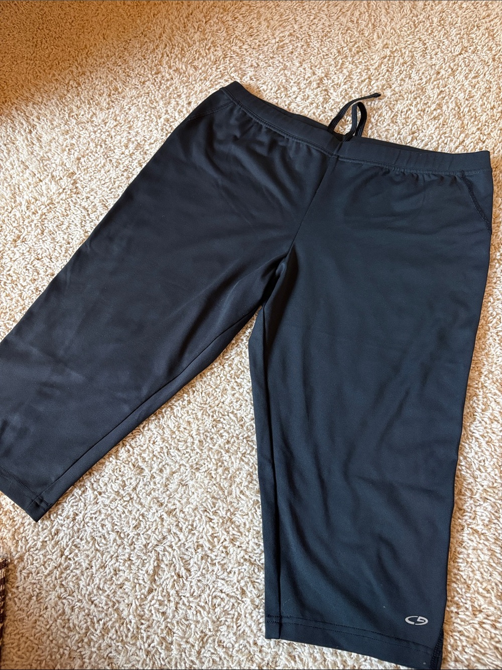 Black Performance Capri Pants - Breathable Activewear